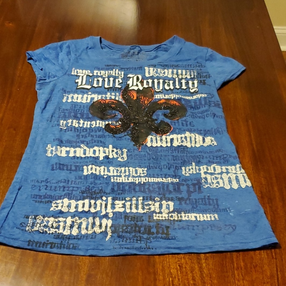 Blue graphic tee